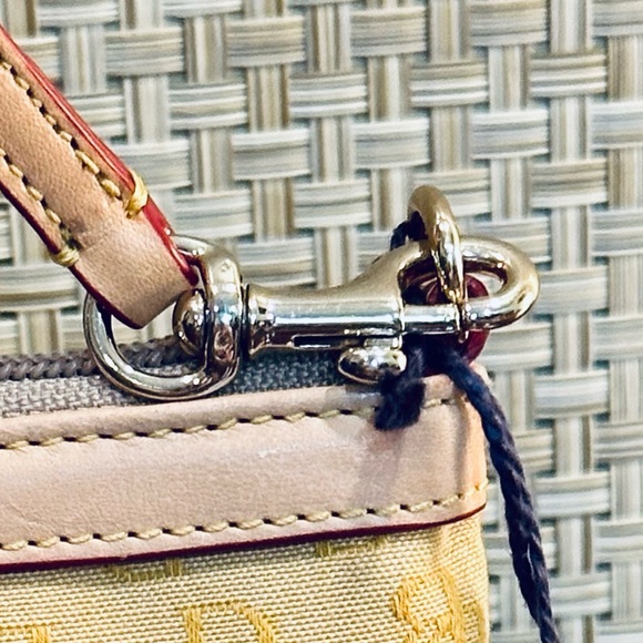 🌟2xHP🌟VTG 2000 Dooney & Burke Yellow Signature Monogram Jacquard Lg SlimWristlet - Picture 4 of 12